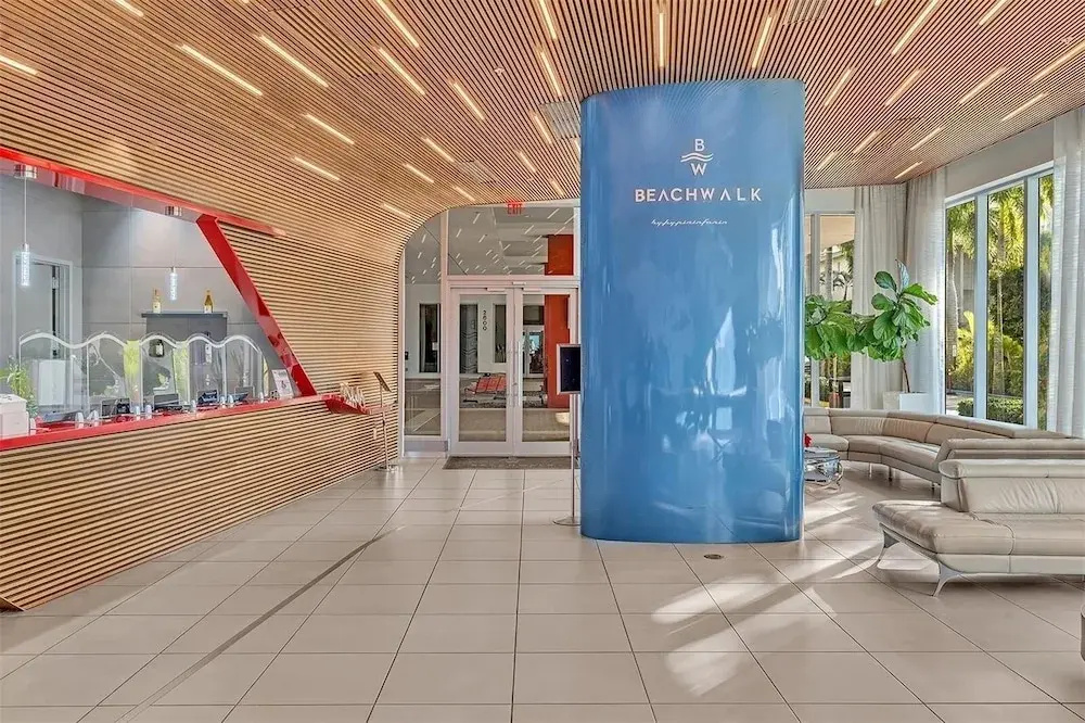Luxury 3-BR Apartment with Stunning City