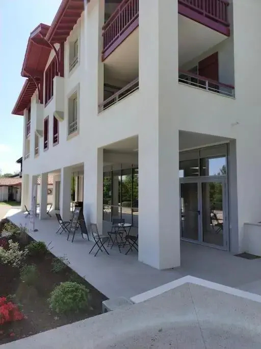 T1 Bis Avec Piscine Vue Golf Et Montagnes