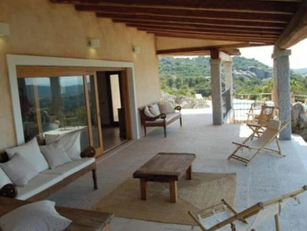 Silvaredda Comfortable Holiday Residence