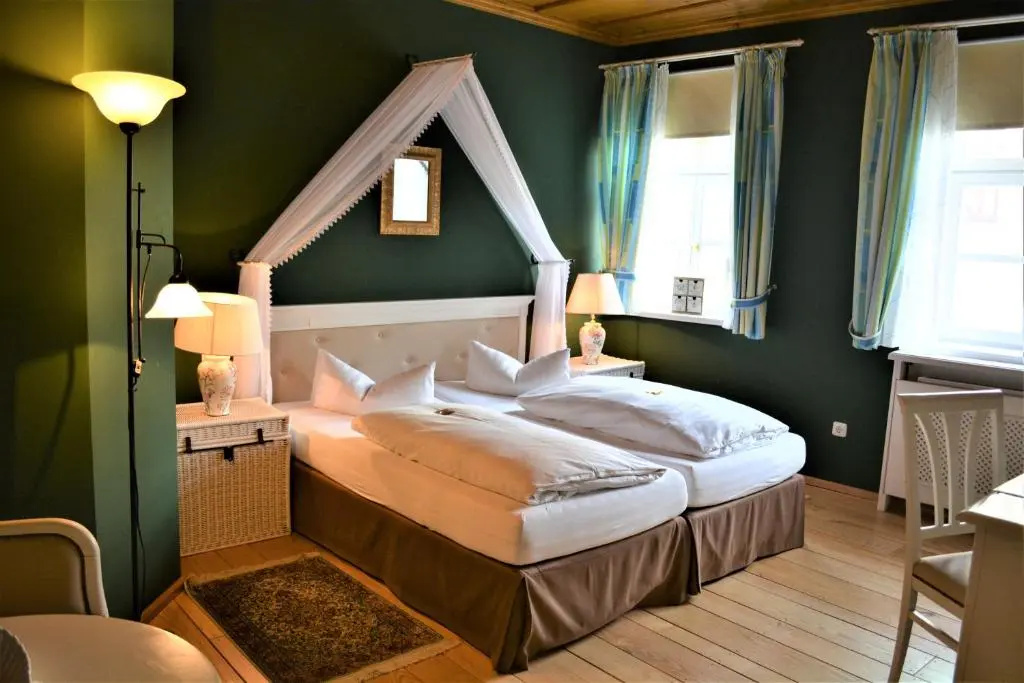 Standard Double room (full double bed)