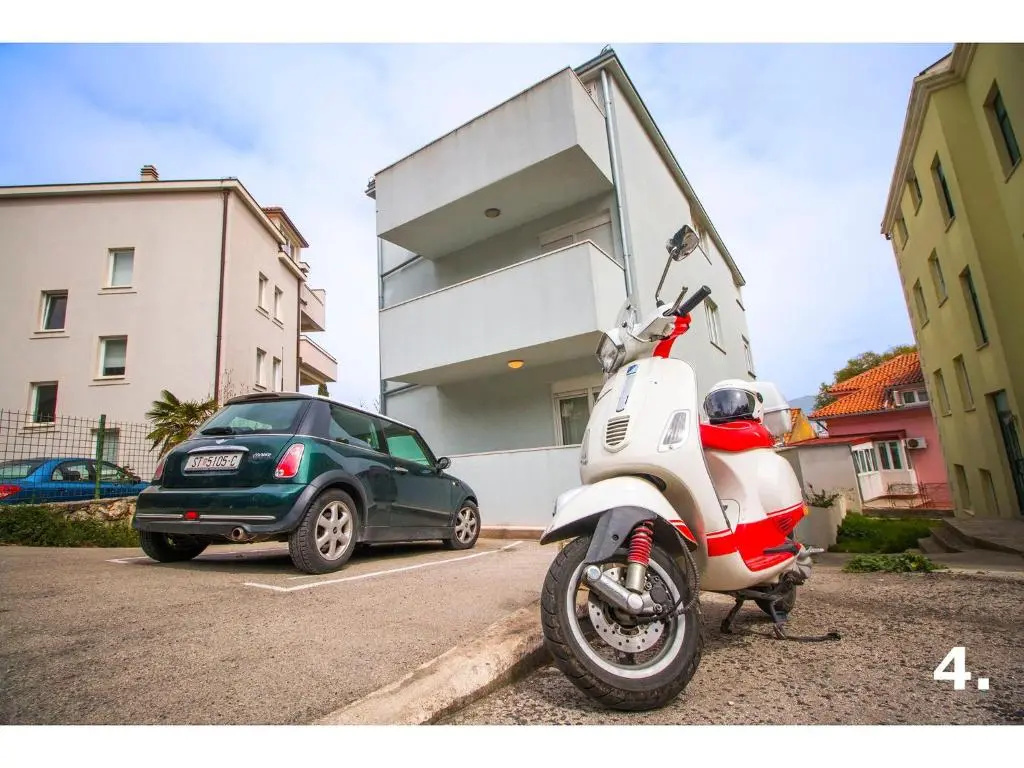 2 Bedrooms Apartment