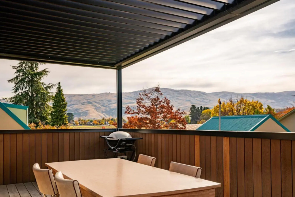 Mountain Vistas - Cromwell Upstairs Holiday Apartment