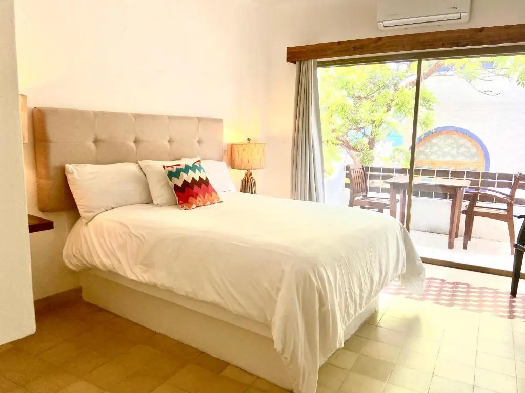 Double Suite (full double bed)