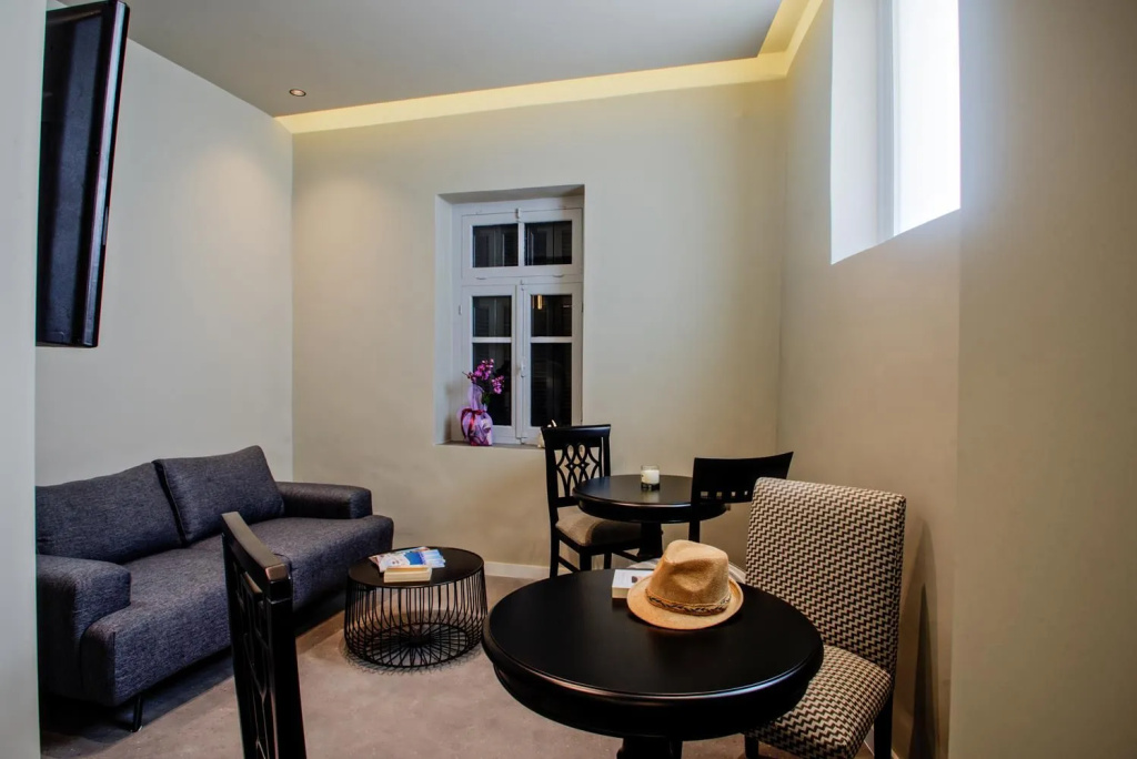 Aethra Boutique Rooms - фото 2