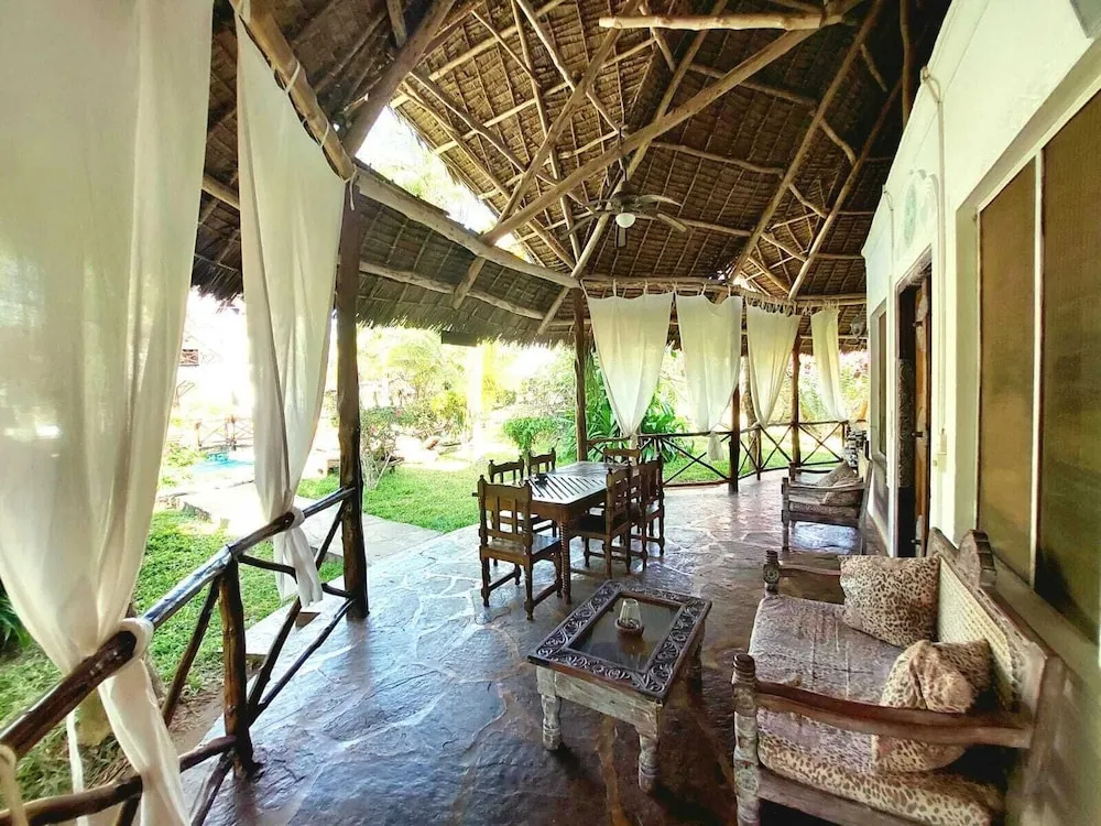 Marine Holiday House- Bed & Breakfast