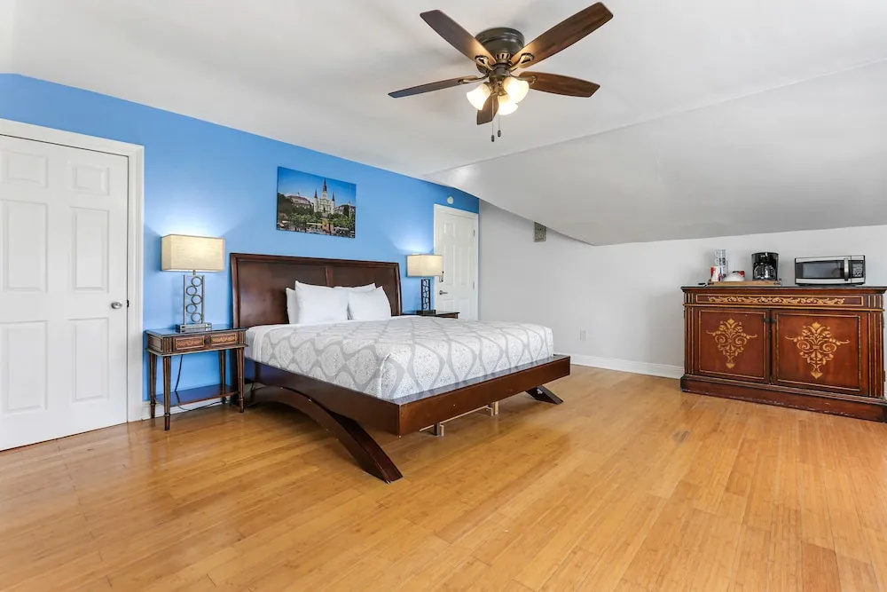 Comfort room