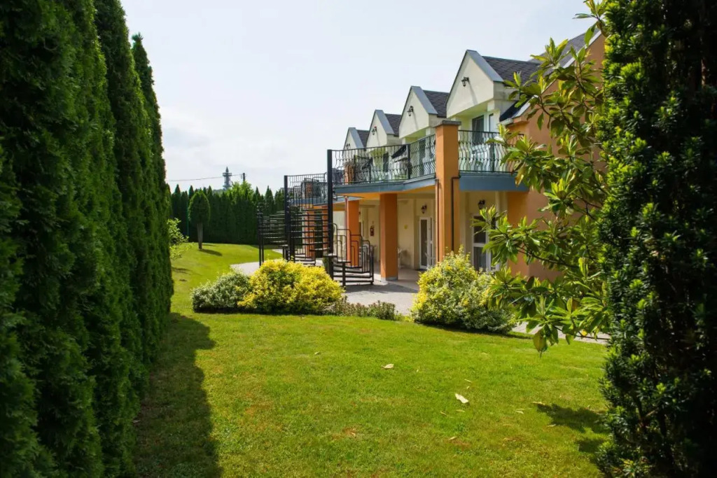 Relax Hotel Hévíznél - фото 11