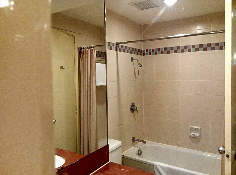 Mandarin Court Hotel