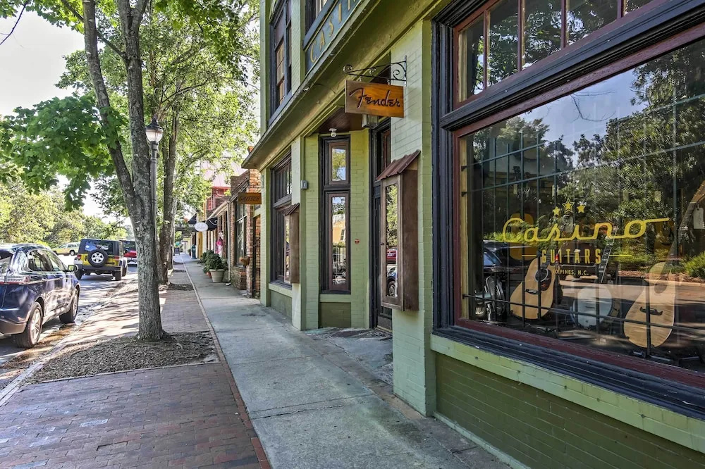Downtown Townhome; Walk to Dine & Shop on Broad St