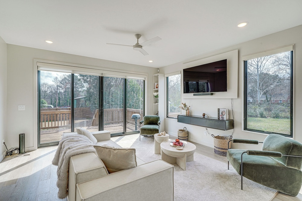 2 Mi to Wakemed: Modern Raleigh Duplex w/ Yard