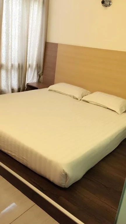 Dolphin Hotel
