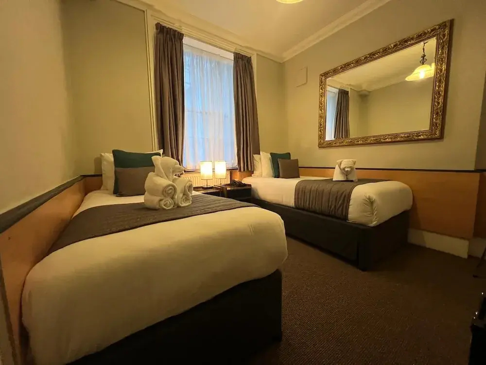 Tudor Court Hotel - Chambres