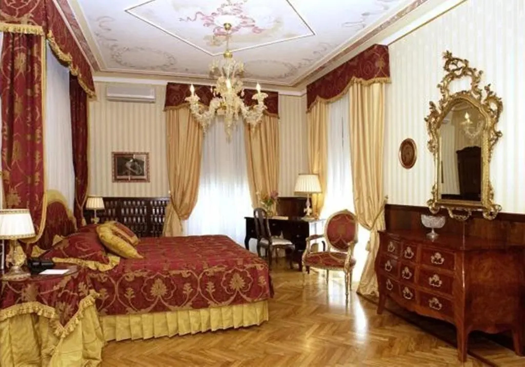 Hotel Jolanda - Général