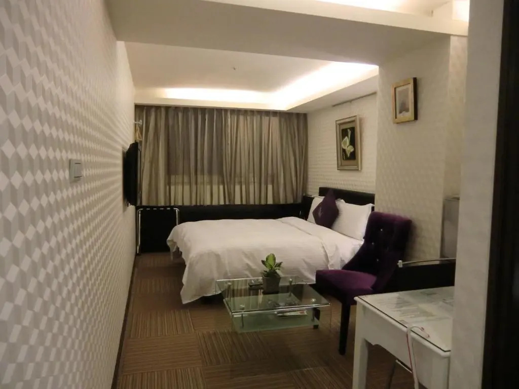 Deluxe Double room (full double bed)