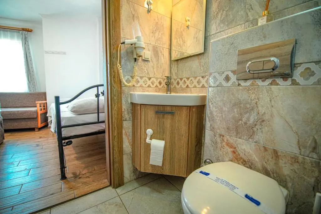 Deluxe Quadruple room with sea view