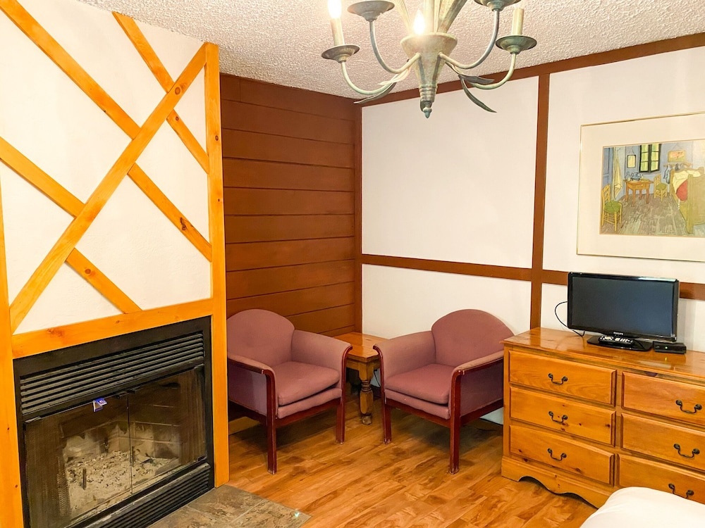 Auberge Alpine Inn — 5