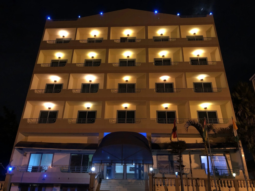 Maple Leaf Hotel