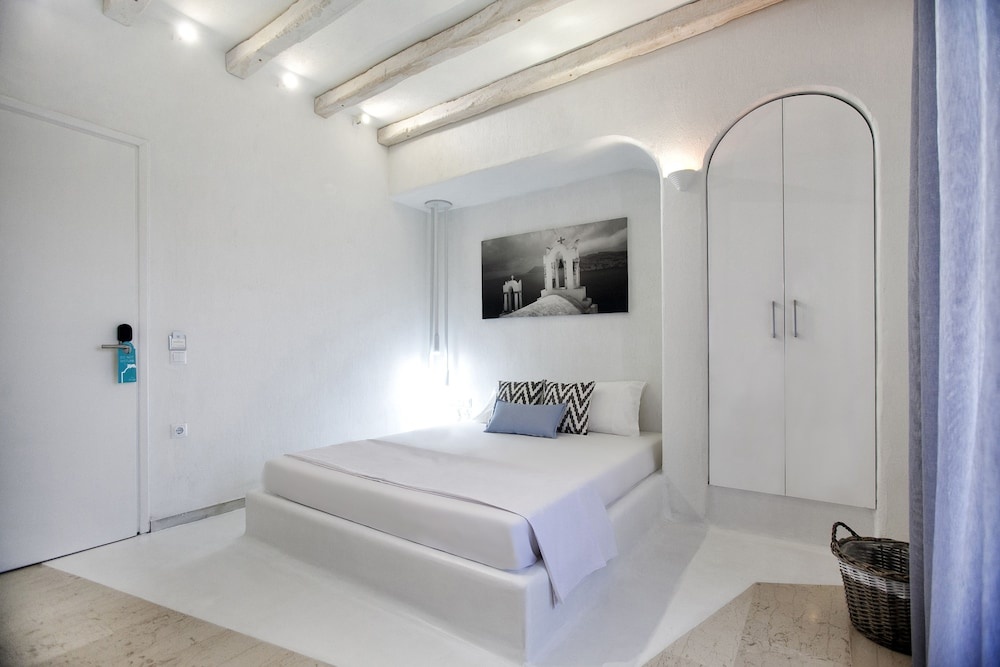Privee Santorini — 5