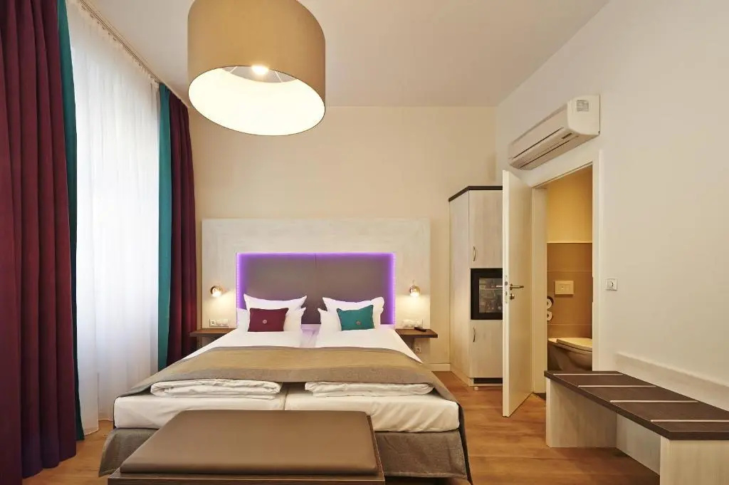 Standard Double room (full double bed)