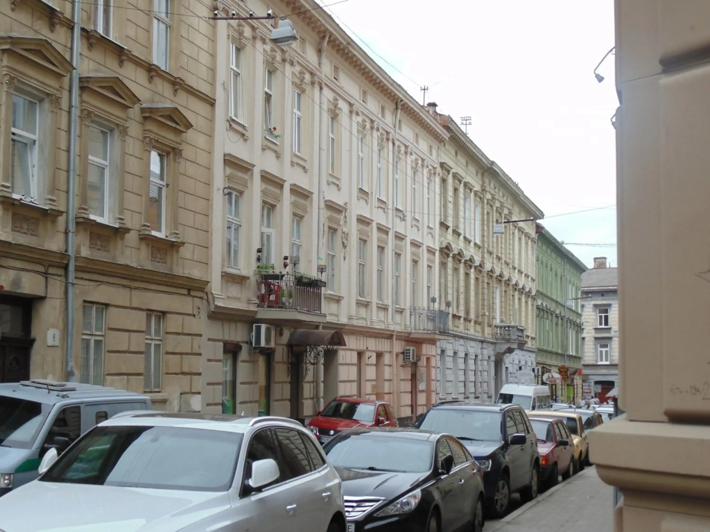 Apartment on Voloshyna