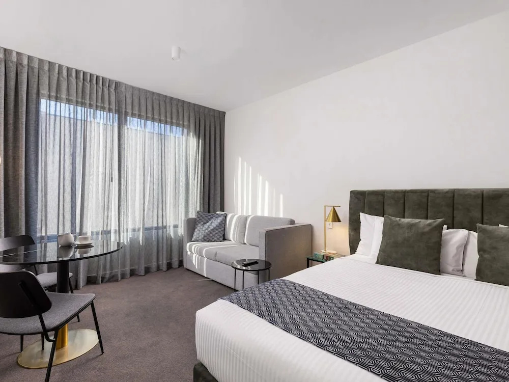 Double Studio (full double bed)