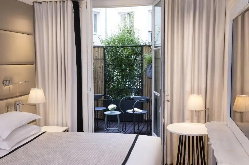 Hotel R de Paris 77