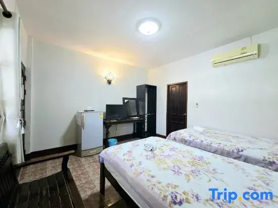 Standard Double Bungalow (twin beds)