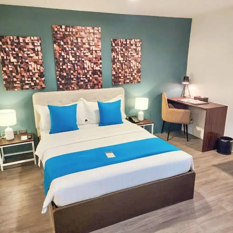 Grand room