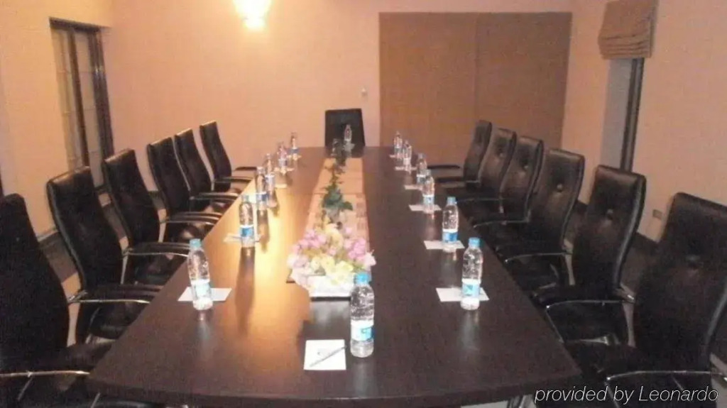 Hotel One Bahawalpur - фото 8