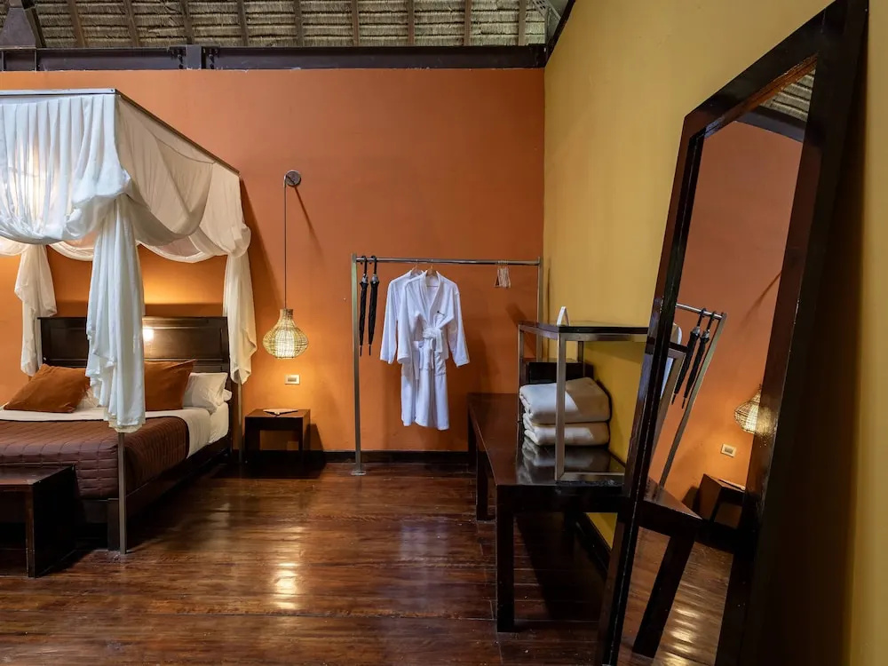 Deluxe Double room with balcony (full double bed)