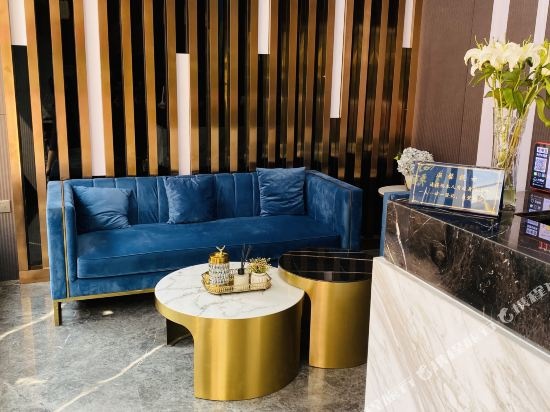 Home Inn Cloud Four Seasons Hotel (Taiyuan Liuxiang Bell Tower Street Scenic Area Branch)