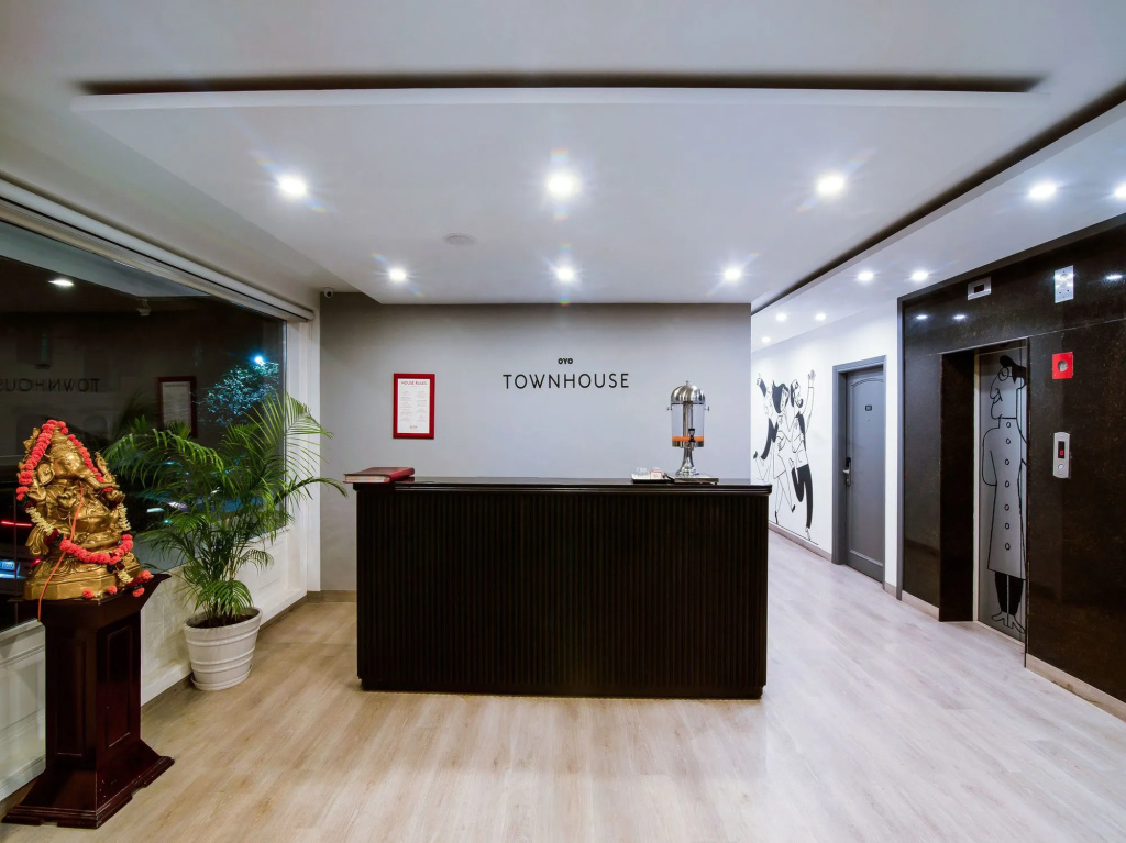 Lobby & Reception