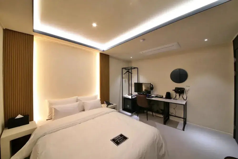 Economy room