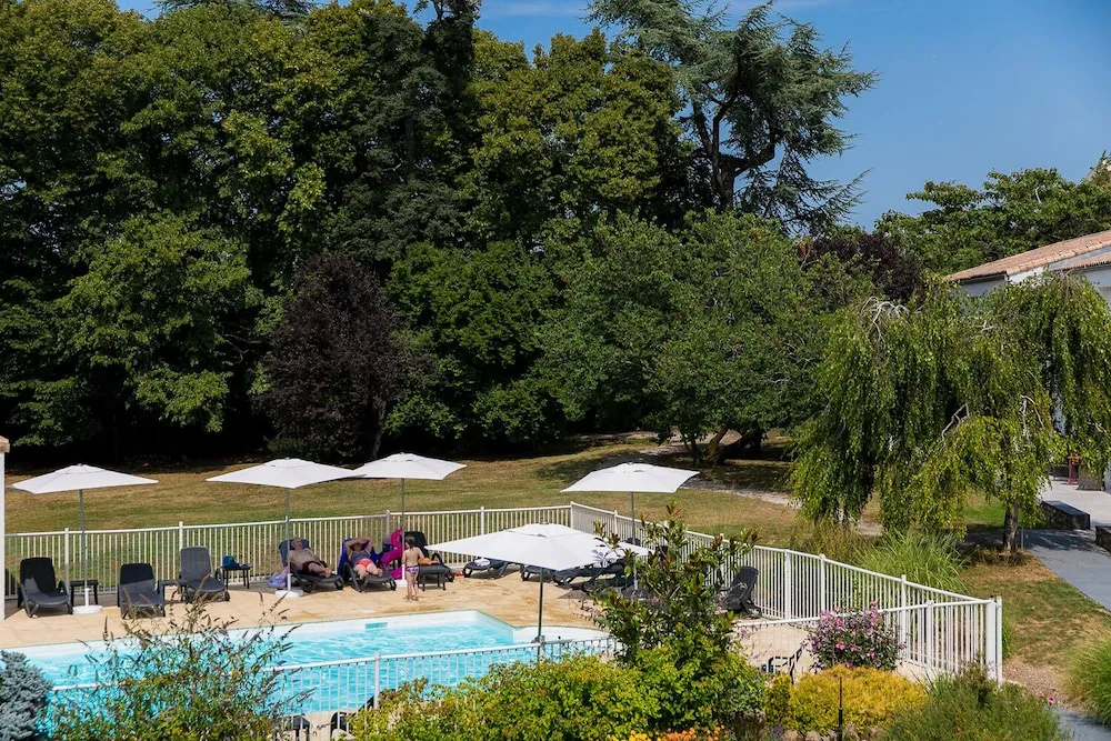 Logis Hotel Le Rabelais - Chambres