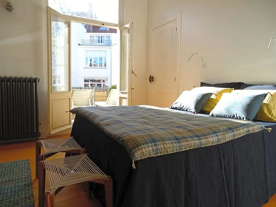 Double Suite with balcony (full double bed)