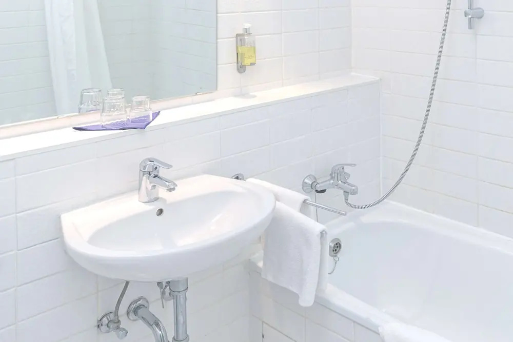 Standard Double room with balcony (full double bed)