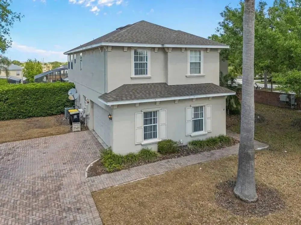 Make Memories in This 6 Bedroom With Private Pool
