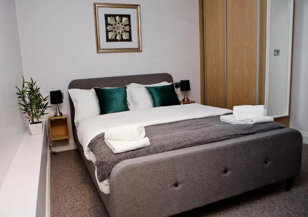2 Bedrooms Apartment