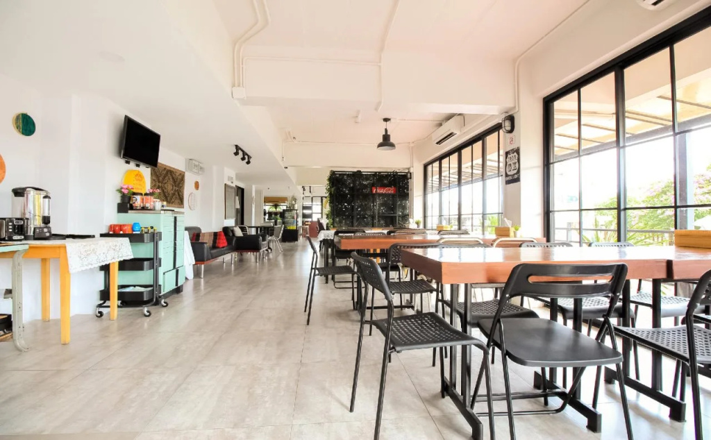 Food & Beverage