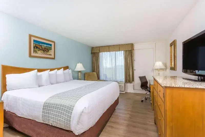 Ramada Plaza by Wyndham Nags Head Oceanfront - Chambres