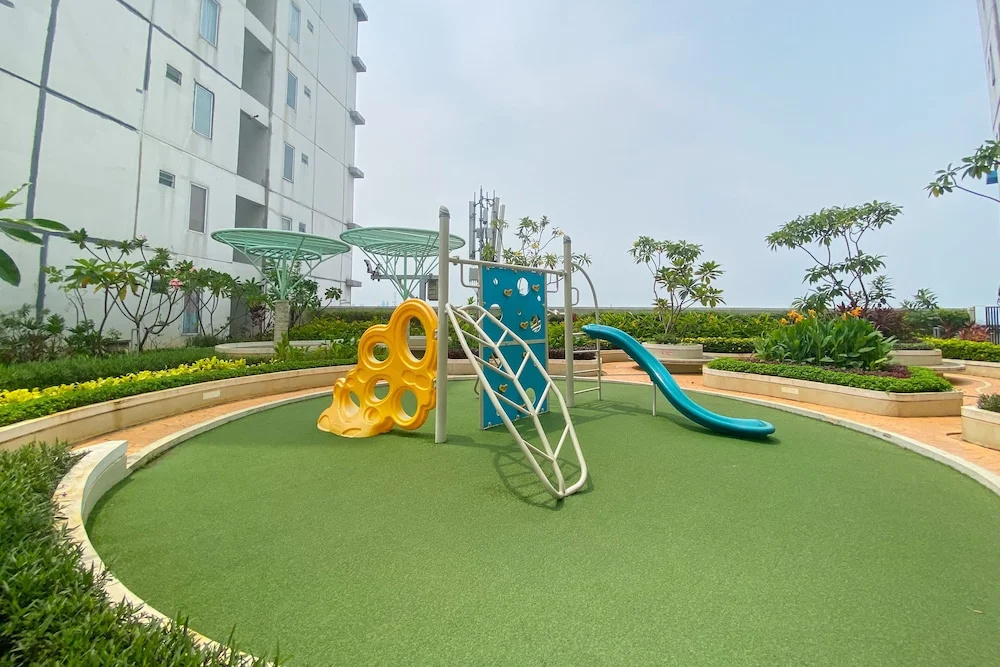 Best Strategic 2Br Apartment At Bassura City