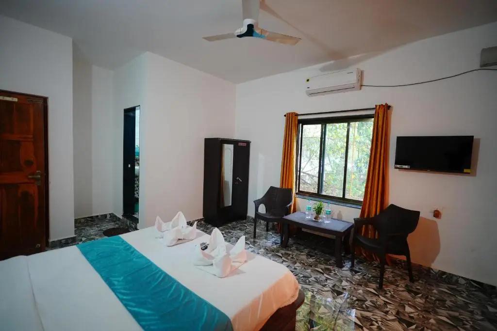 Standard Double room (full double bed)