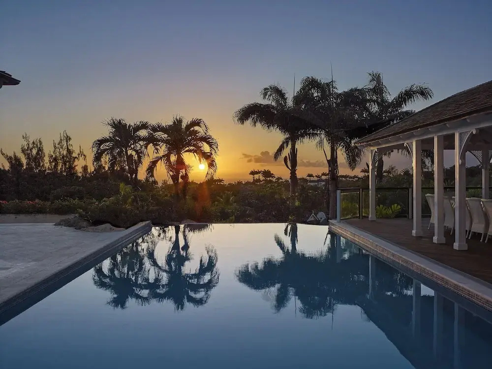 Waterfalls - 6 bed Peaceful and Secure Luxury