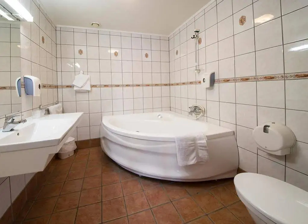 Tino's Hotel - Général