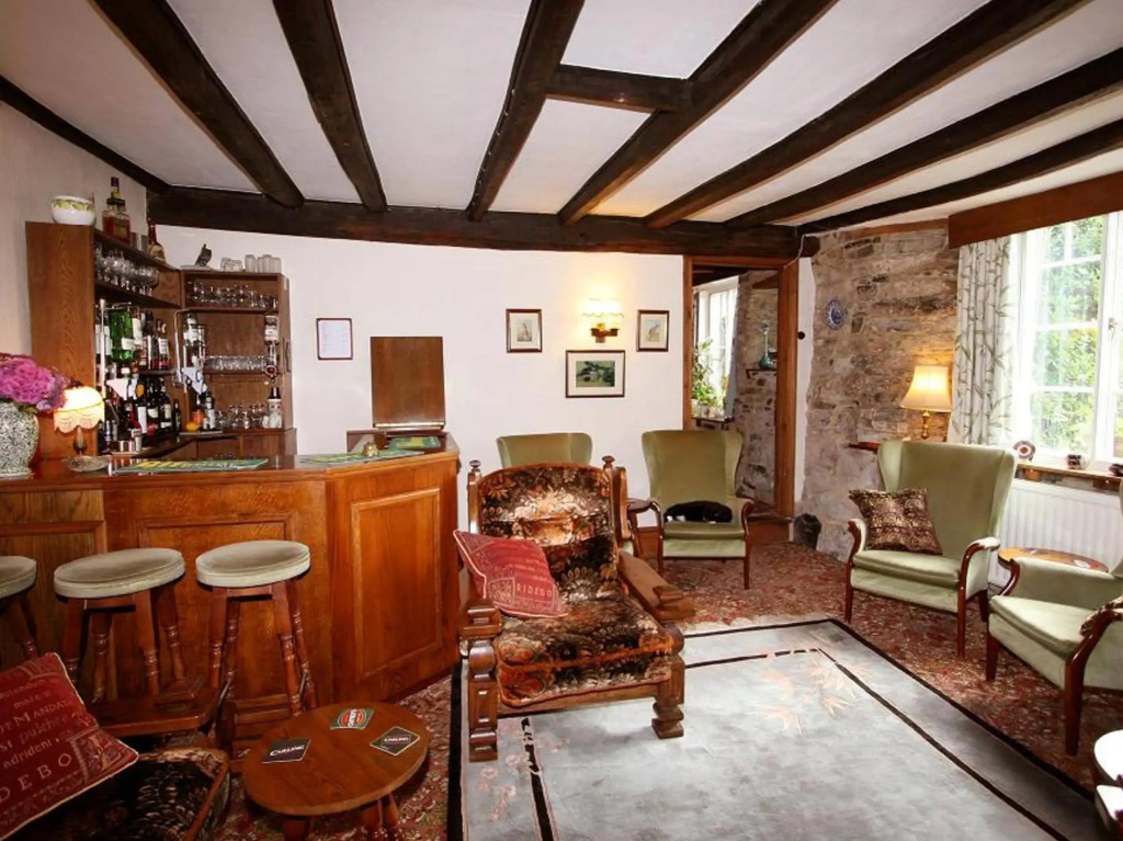 Collaven Manor Hotel - фото 18