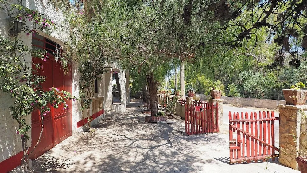 Comfortable Villa for 8 People Near Lido Pizzo