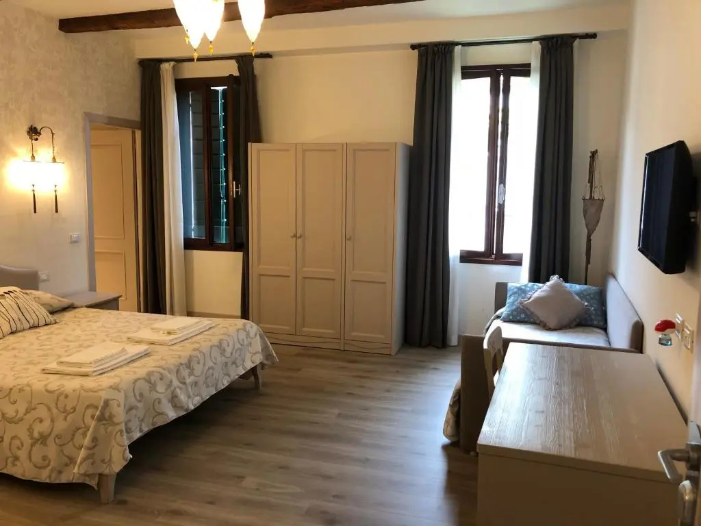 Deluxe Quadruple room