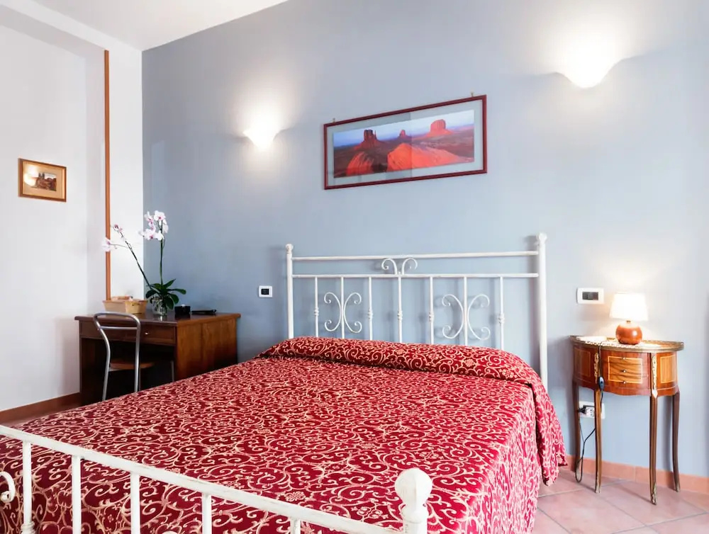 Standard Double room (full double bed)