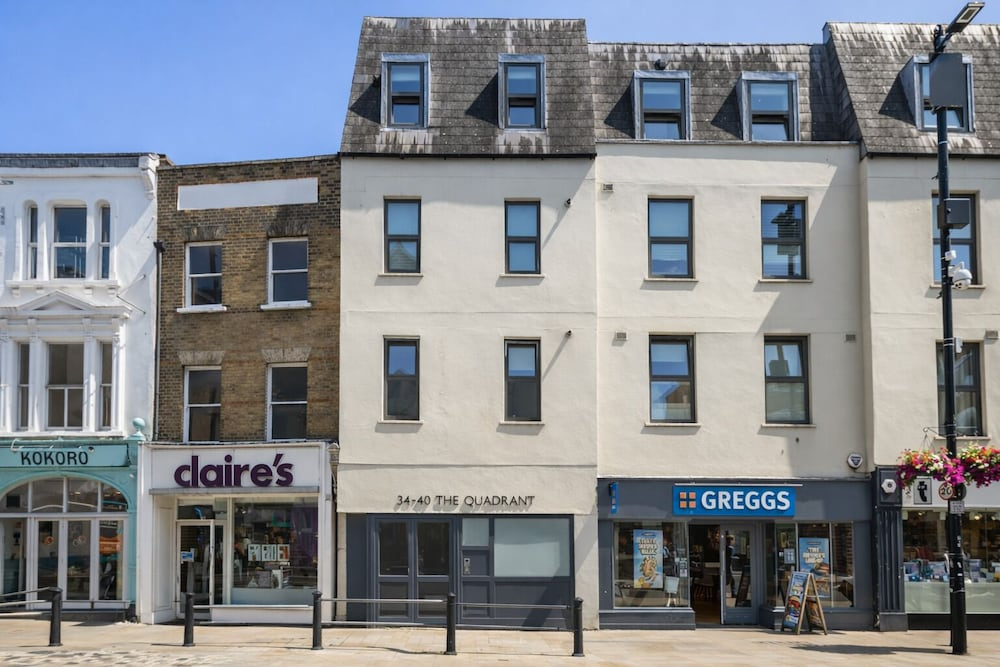 Roomspace Apartments -The Quadrant