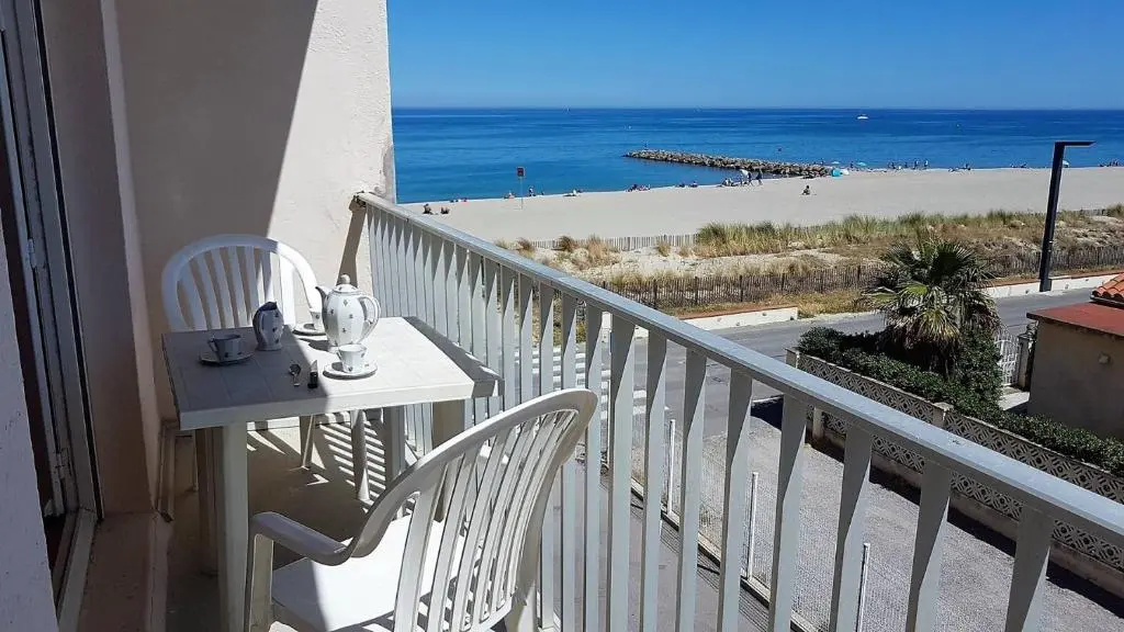 Accès direct plage pour ce T2 climatisé dans résidence avec parking - 4SCYP21